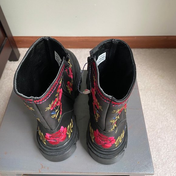 FARM RIO Women Floral Embroidery Boots - NEW NWOB - Picture 7 of 11